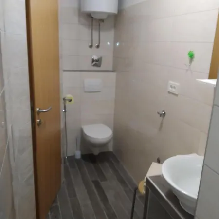Nina Apartment Split